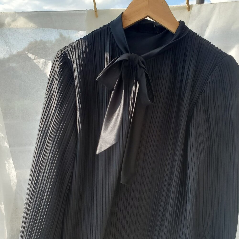 Neck Tie Black Mid Length Pleated Dress